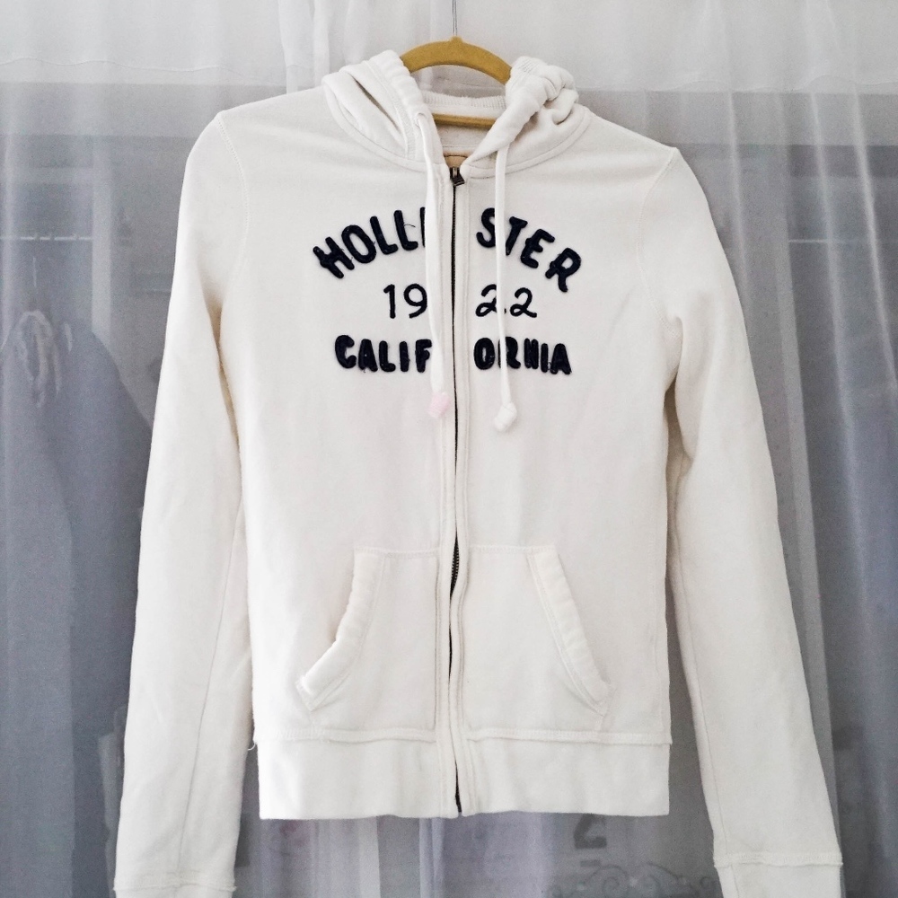 Hollister Women's White Zip-Up Hoodie